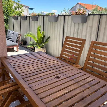 Holiday home Kuca Za Odmor Emanuela Vodice